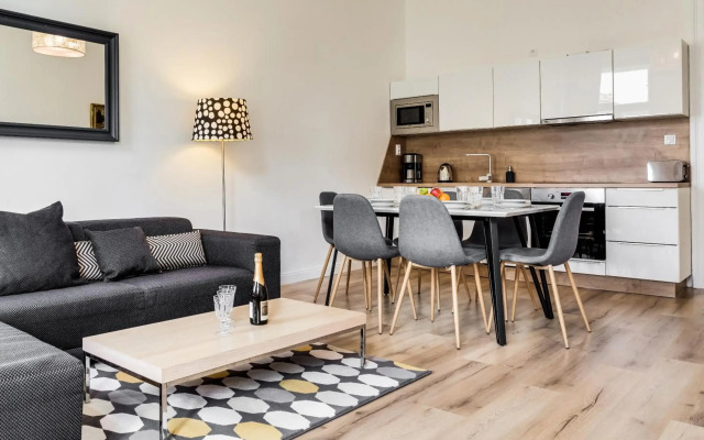 Charles Bridge - 3 bedroom Apartment - Old Town