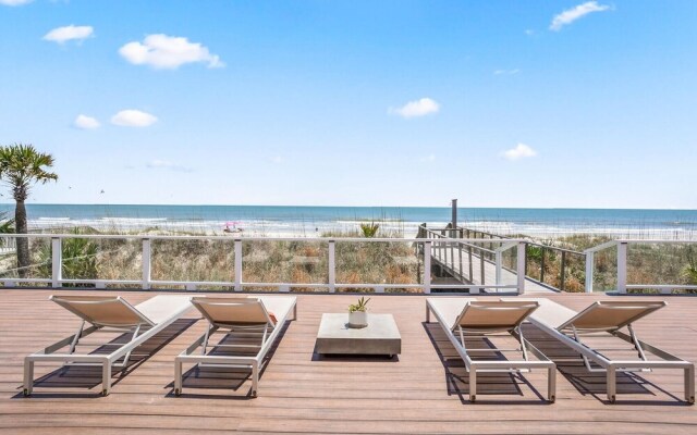 Lavish Two-story Oceanfront Home w/ Huge Deck, Wifi, & Incredible Views