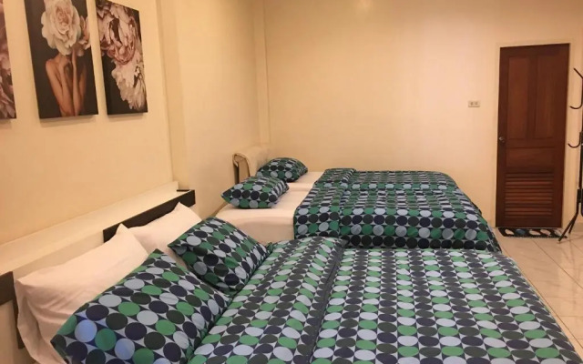 Room@102 Guesthouse