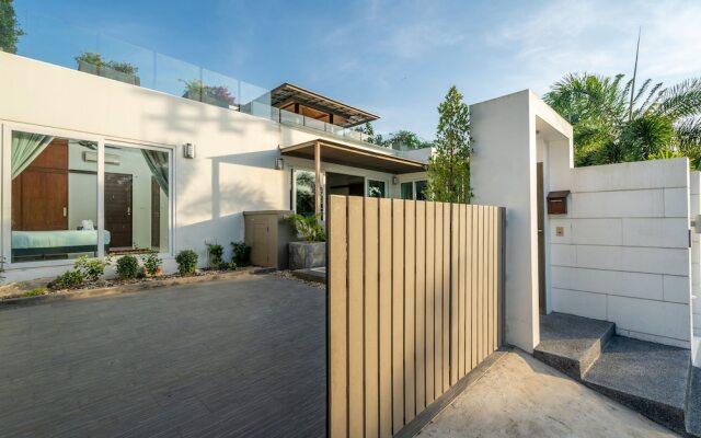 Tropical Pool Villa With Private Rooftop