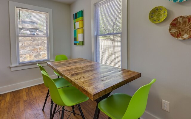 Vibrant Fayetteville Home - Walk Downtown!