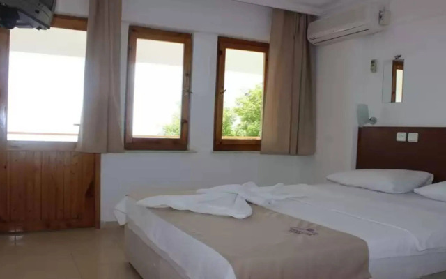 Tuana Hotel
