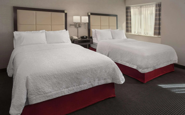 Hampton Inn & Suites Milwaukee Downtown