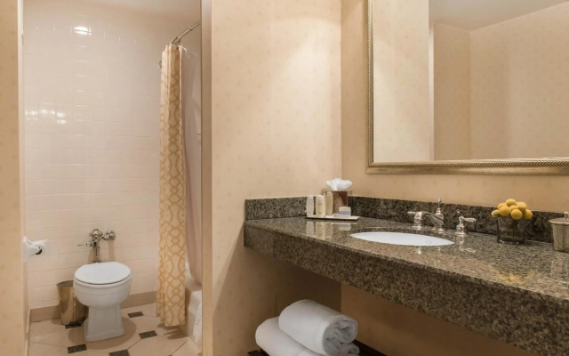 Omni Severin Hotel