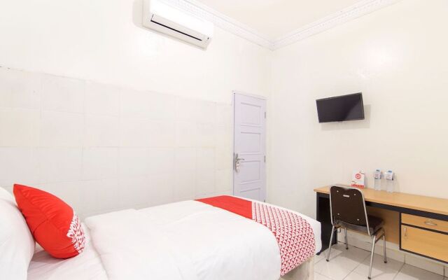 OYO 966 Dinda Guesthouse