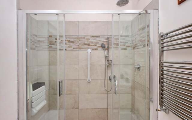 Treasurerome Carmen Suite 2BR