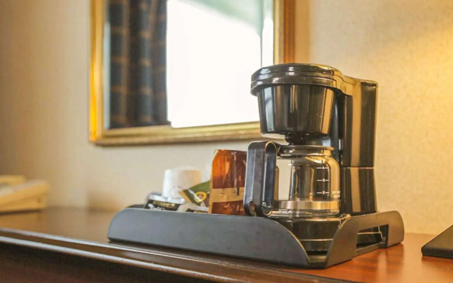 FairBridge Hotel & Conference Center Somerset