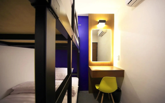 Tuk Tuk Hostel