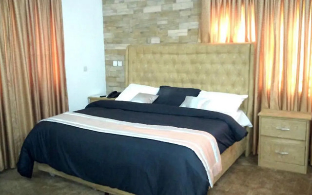 Adanma Hotels & Suites - House 11