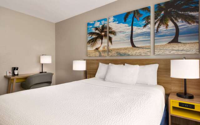 Days Inn by Wyndham Miami Airport North