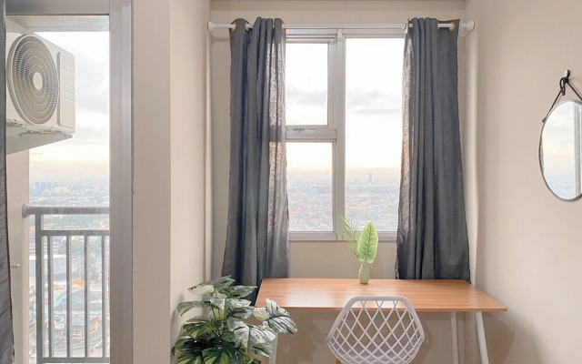 Relaxing Studio Apartment At Transpark Juanda Bekasi Timur