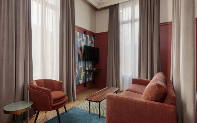 Hôtel Corneille - Entrée autonome, réception en ligne -Encore Mieux