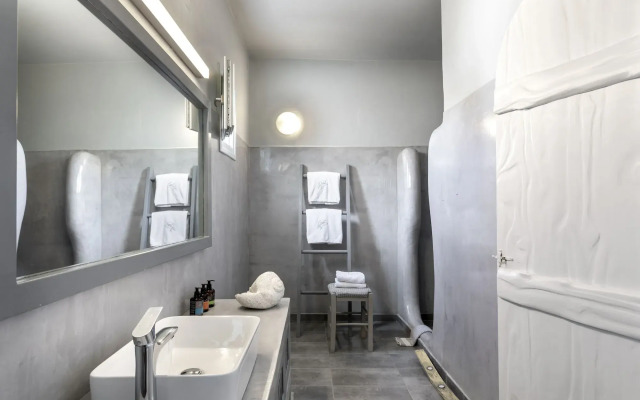 Blue Dolphins Apartments & Suites