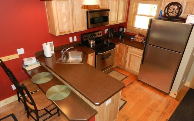 Cabins on Maple River