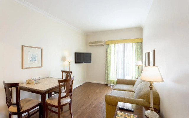 Royal Palm Residence