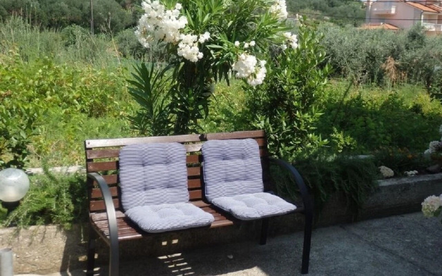 Suzy - 80m From the sea - A2 Četvorka