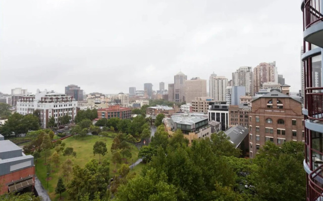 Surry Hills 1 Bedroom Apartment. in Convenient Location