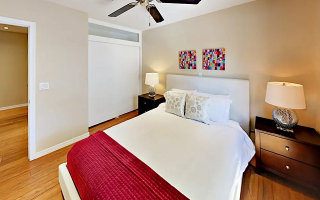 E Mariposa Home 4 Bedrooms 2 Bathrooms Home