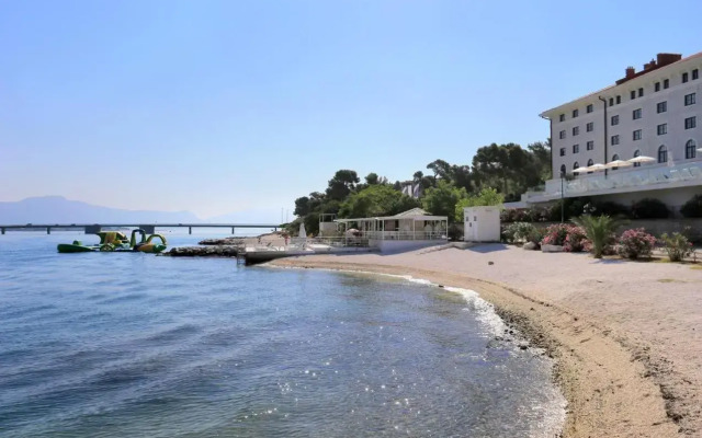 Holiday house with WiFi Trogir - 15319