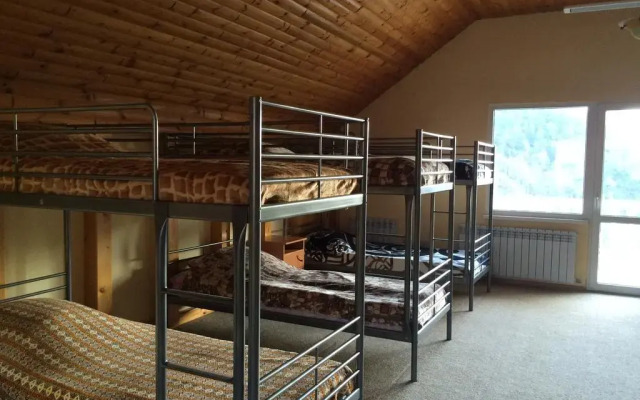 V Krasnoy Polyane Hostel
