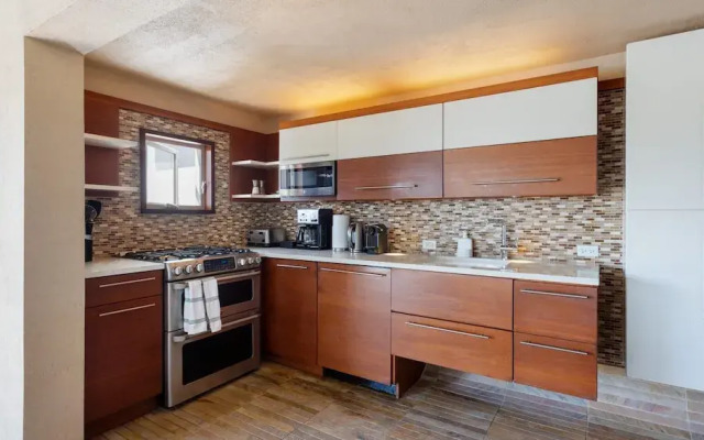 6 BR Villa With Concierge Amenities Pool