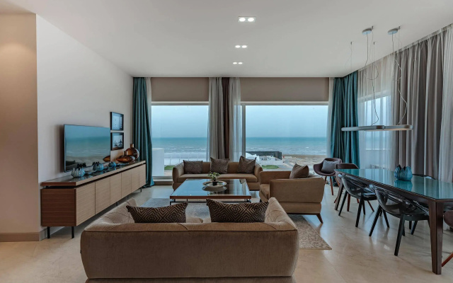 Sea Breeze Resort (Си Бриз Резорт)