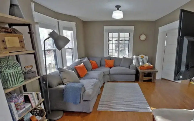 Linden Hills Luxury Charmer