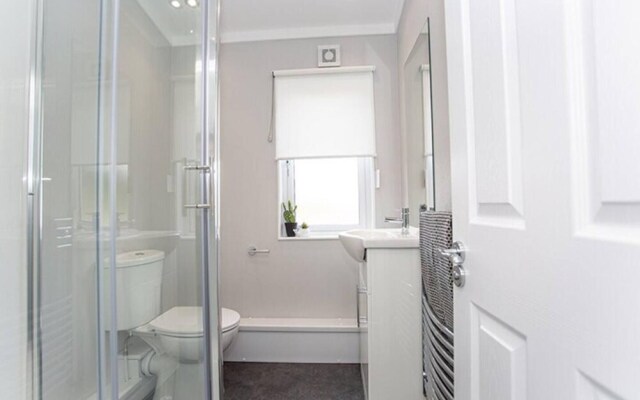 Captivating 2-bed Bungalow in Oulton Broad