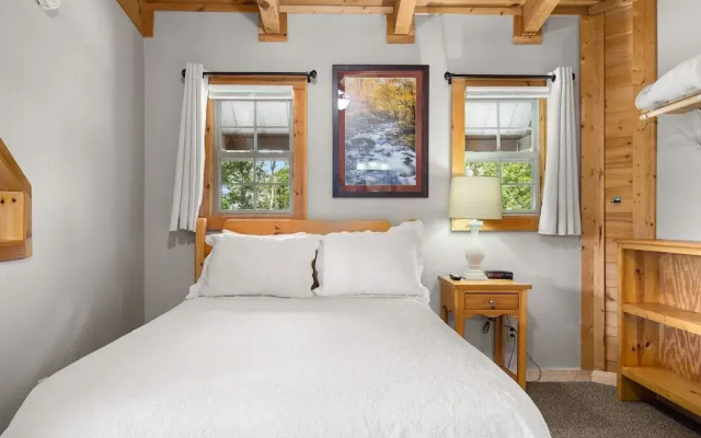 Silver Moon Cabin