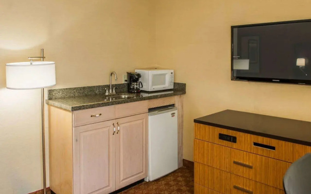 Quality Inn Franklin I-65