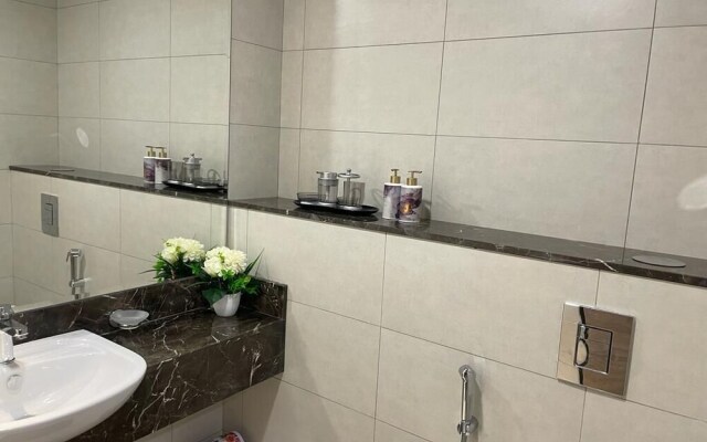 401 Luxury 2Bhk Apartment With Maid Room