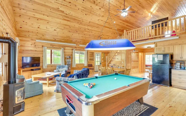 Wraparound Deck + Bbq: Pet-friendly Deadwood Cabin