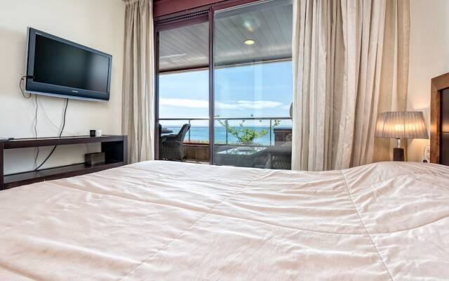 Magnificent 1st Line Beach Condo, Panoramic Sea Views