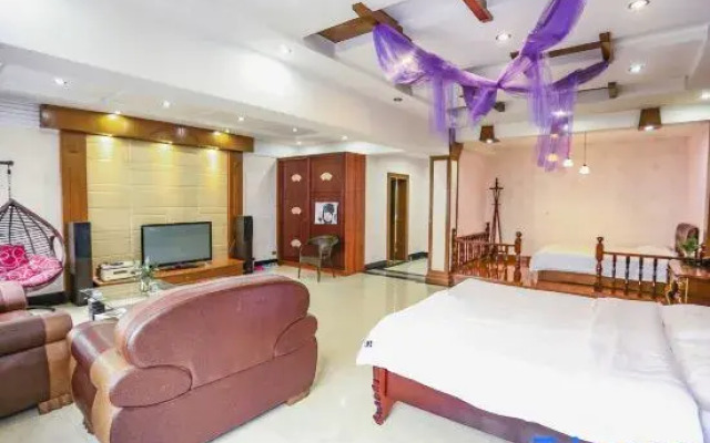 Wuzhen Xiaocheng Love Hotel