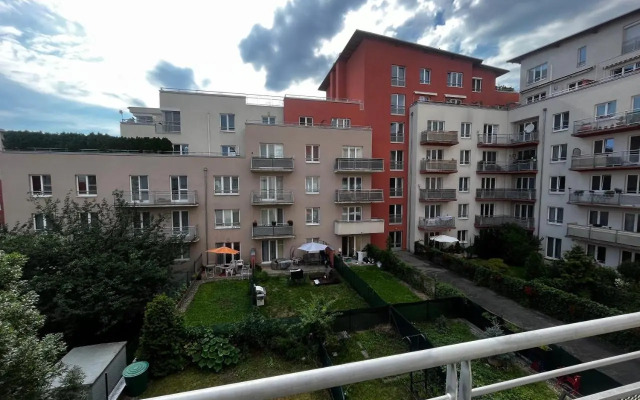 MONFas APARTMENT GARDEN CITY