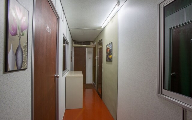 Musafir Transit Hotel by OYO Rooms