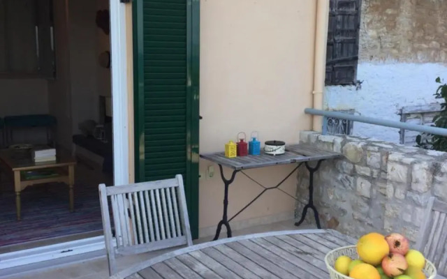 Seafront apartment ΙΙ in Kiveri, near Nafplion.