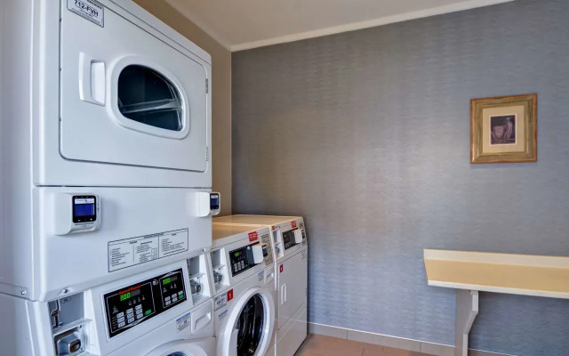 Homewood Suites by Hilton Windsor Locks Hartford