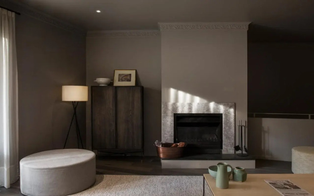 Lancemore Lindenderry Red Hill