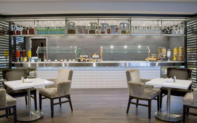 Hilton Montreal Laval