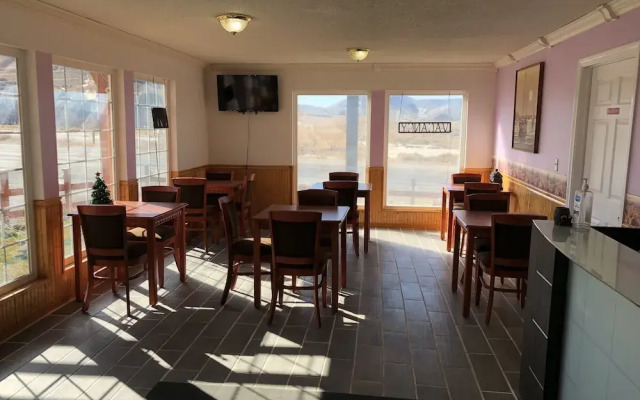 National 9 Inn Tonopah