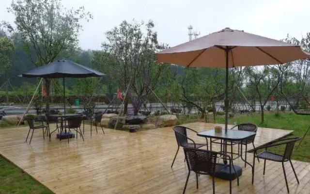 Jixi Jiangnan No.1 Village Muwu Inn
