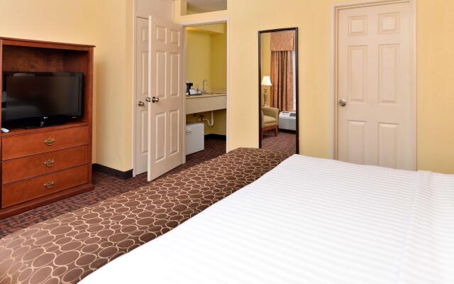 Best Western Louisville East Inn & Suites