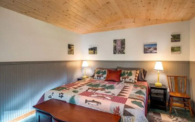 72MF - Rustic - Pets Ok - Sleeps 2