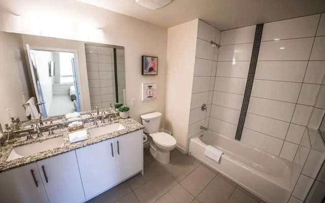 Ocean View I by AvantStay | Home in the Heart of DT w/ City & Ocean Views!