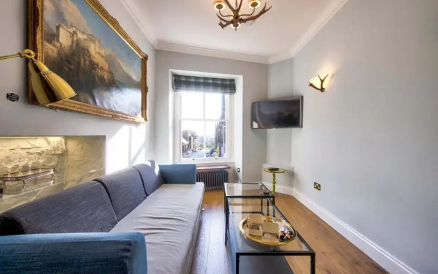 Upper Bow - Luxurious, Modern 1BR Apartment near Castle