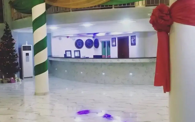 Gold Crown Hotel
