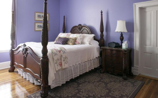 Garden Path Inn Bed & Breakfast