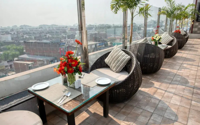 Hotel Deep Clarks Inn Lucknow