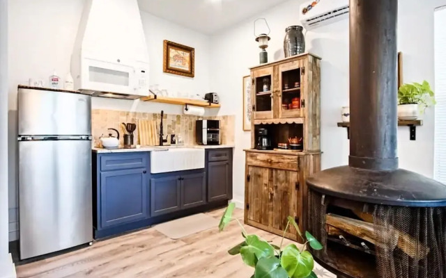 Rustic Studio Rain Shower 3min-asian Dist